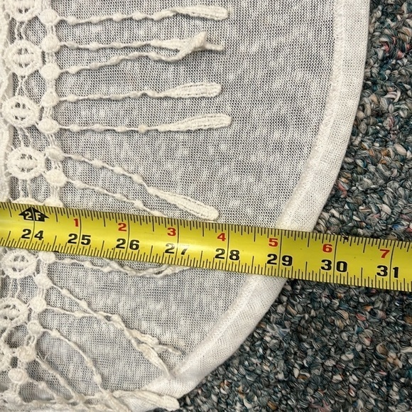 NO BOUNDARIES WHITE BLOUSE WITH TASSELS SUZE XXL - Picture 6 of 8